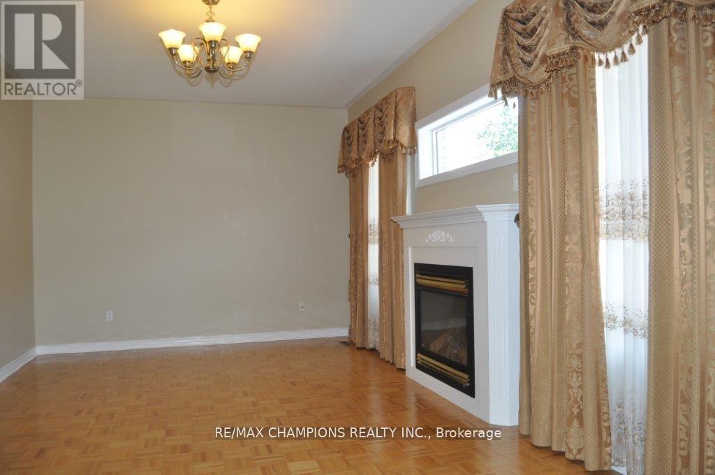 104 Masters Green Crescent Property Photo 5