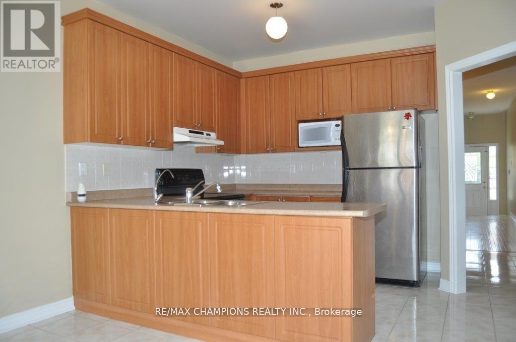 104 Masters Green Crescent Property Photo 6
