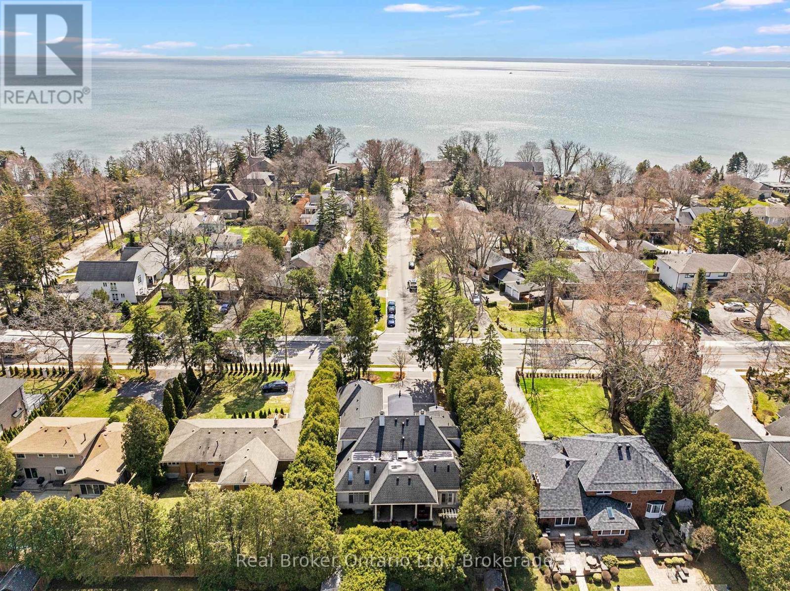 4507 Lakeshore Road Property Photo 2
