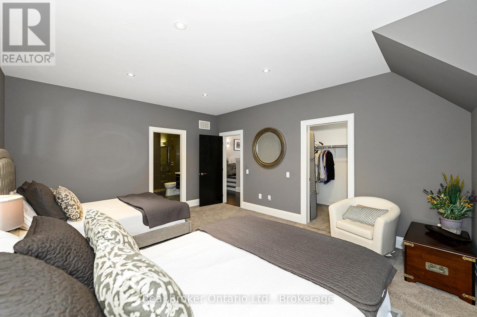 4507 Lakeshore Road Property Photo 32