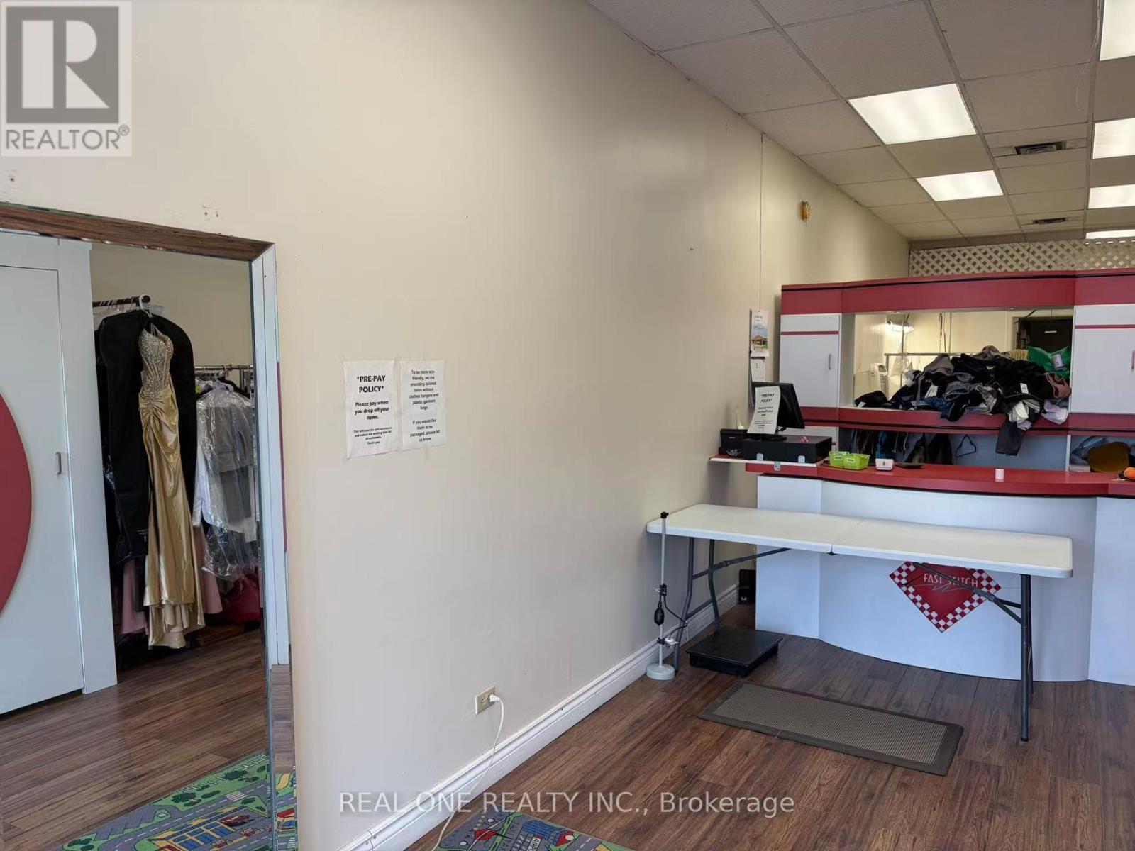 6 - 4033 New Street Property Photo 6