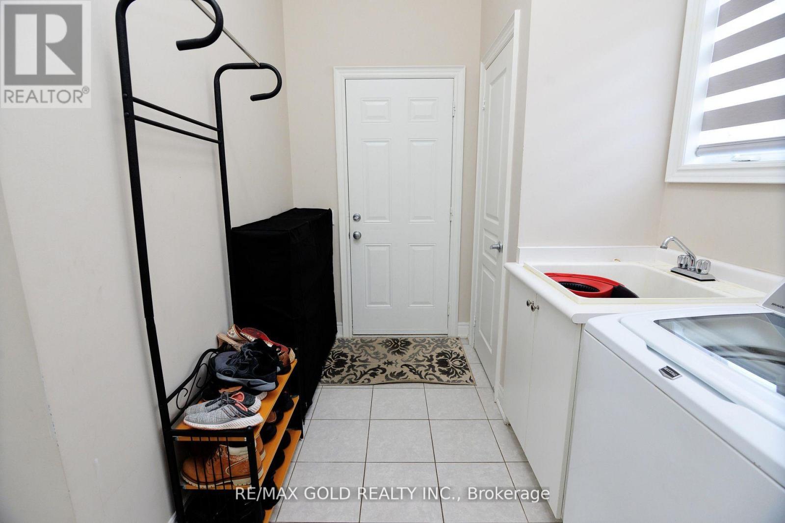 42 Brookwater Crescent Property Photo 18