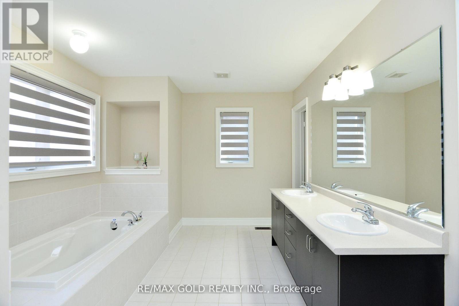 42 Brookwater Crescent Property Photo 22