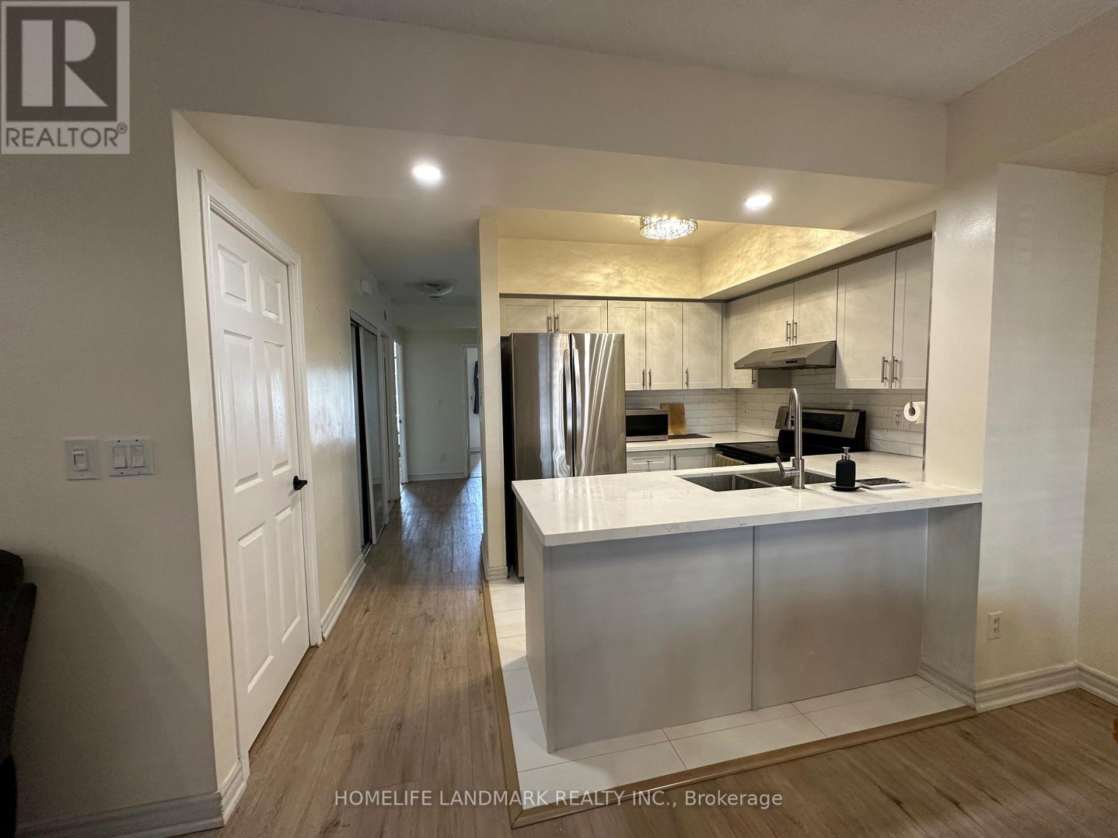1014 - 3043 Finch Avenue W Property Photo 2