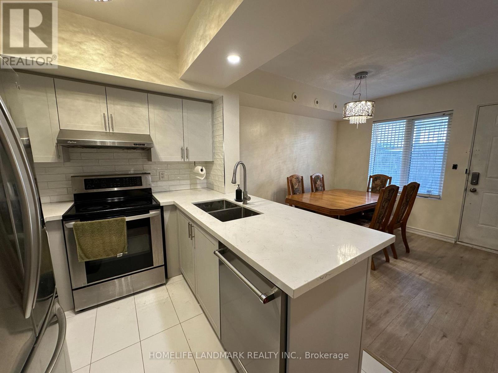 1014 - 3043 Finch Avenue W Property Photo 3