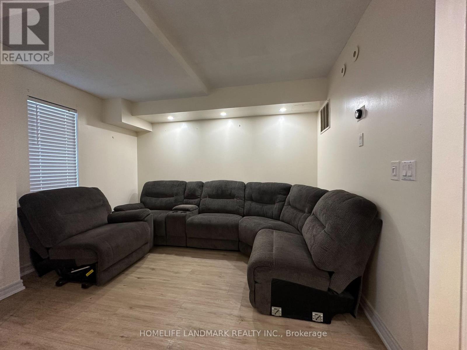 1014 - 3043 Finch Avenue W Property Photo 5