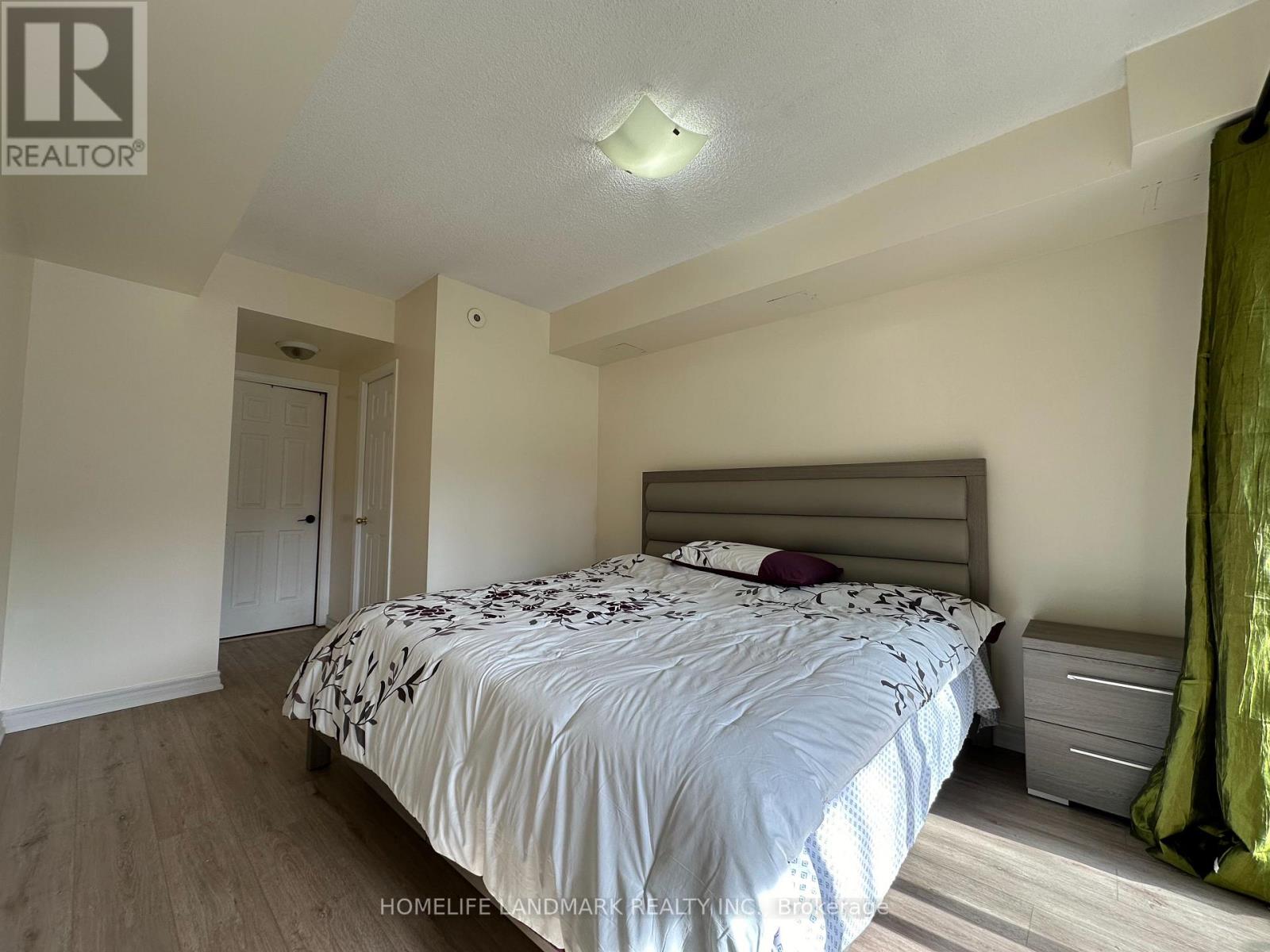 1014 - 3043 Finch Avenue W Property Photo 7