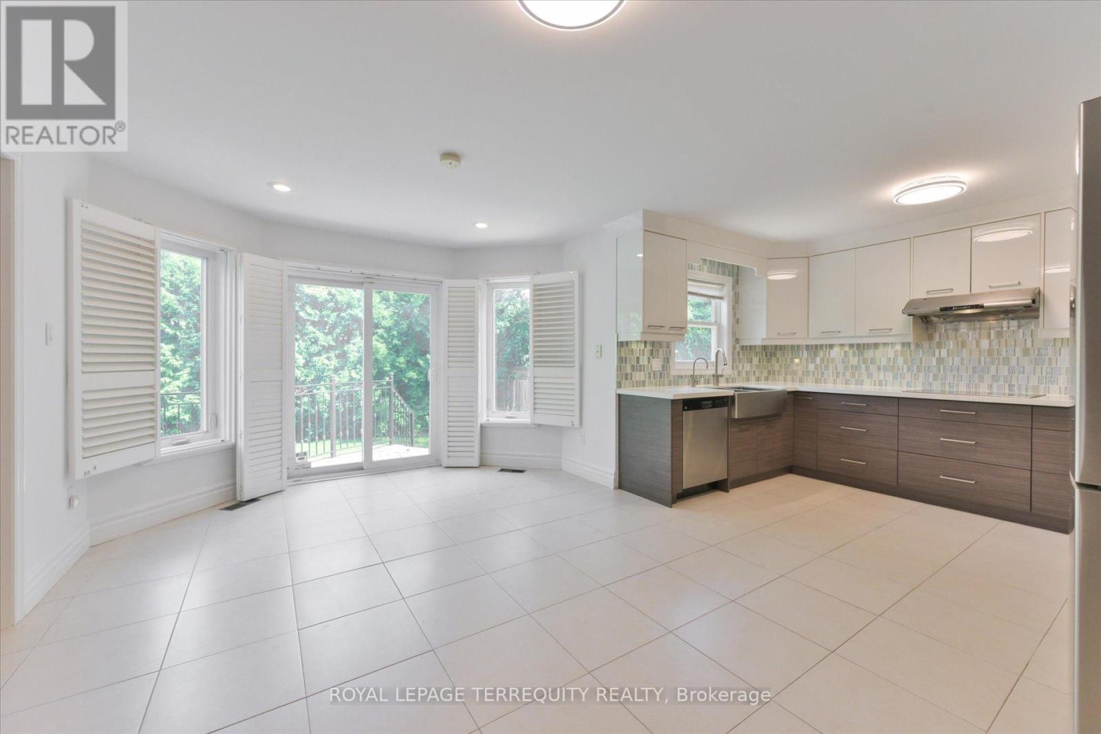 2216 Dunvegan Avenue Property Photo 10