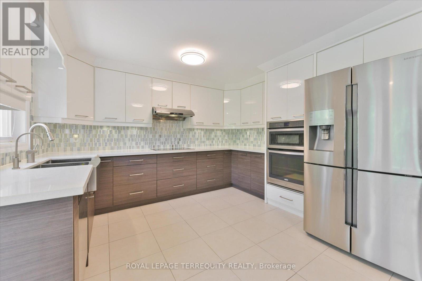 2216 Dunvegan Avenue Property Photo 11