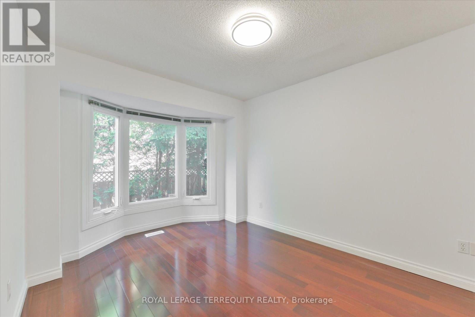 2216 Dunvegan Avenue Property Photo 15