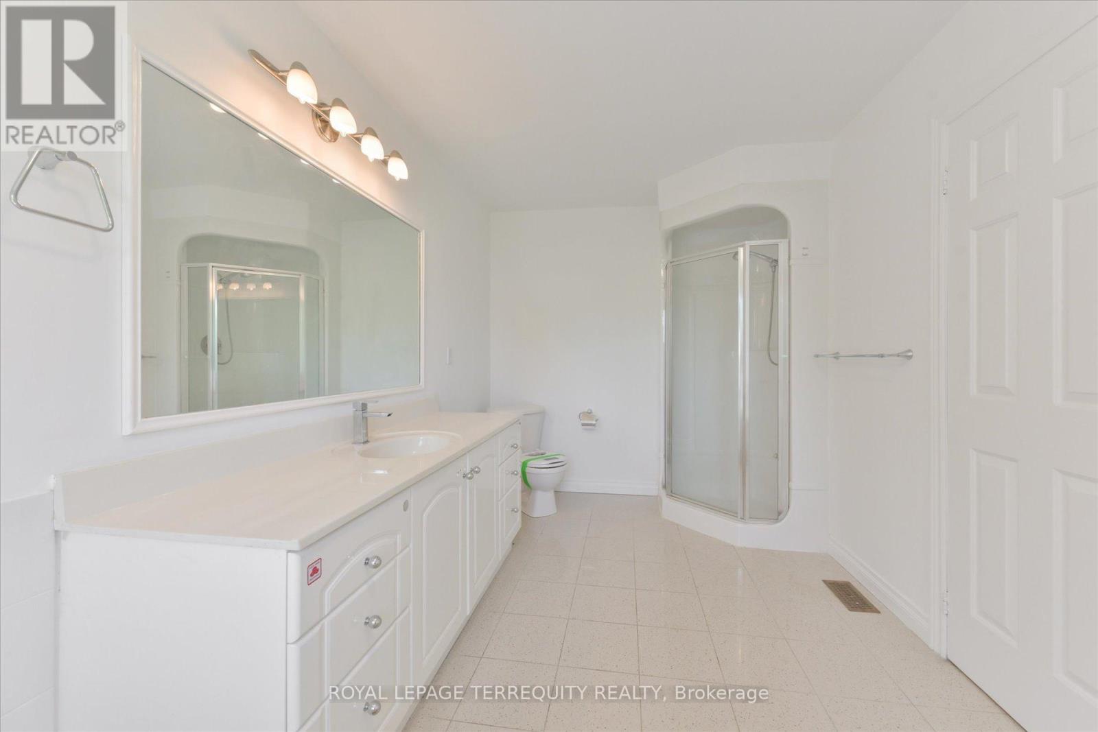 2216 Dunvegan Avenue Property Photo 25