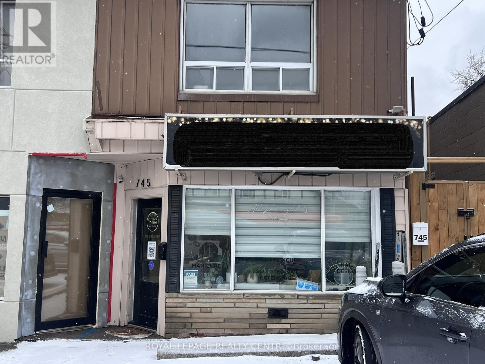 745 LAKESHORE ROAD E