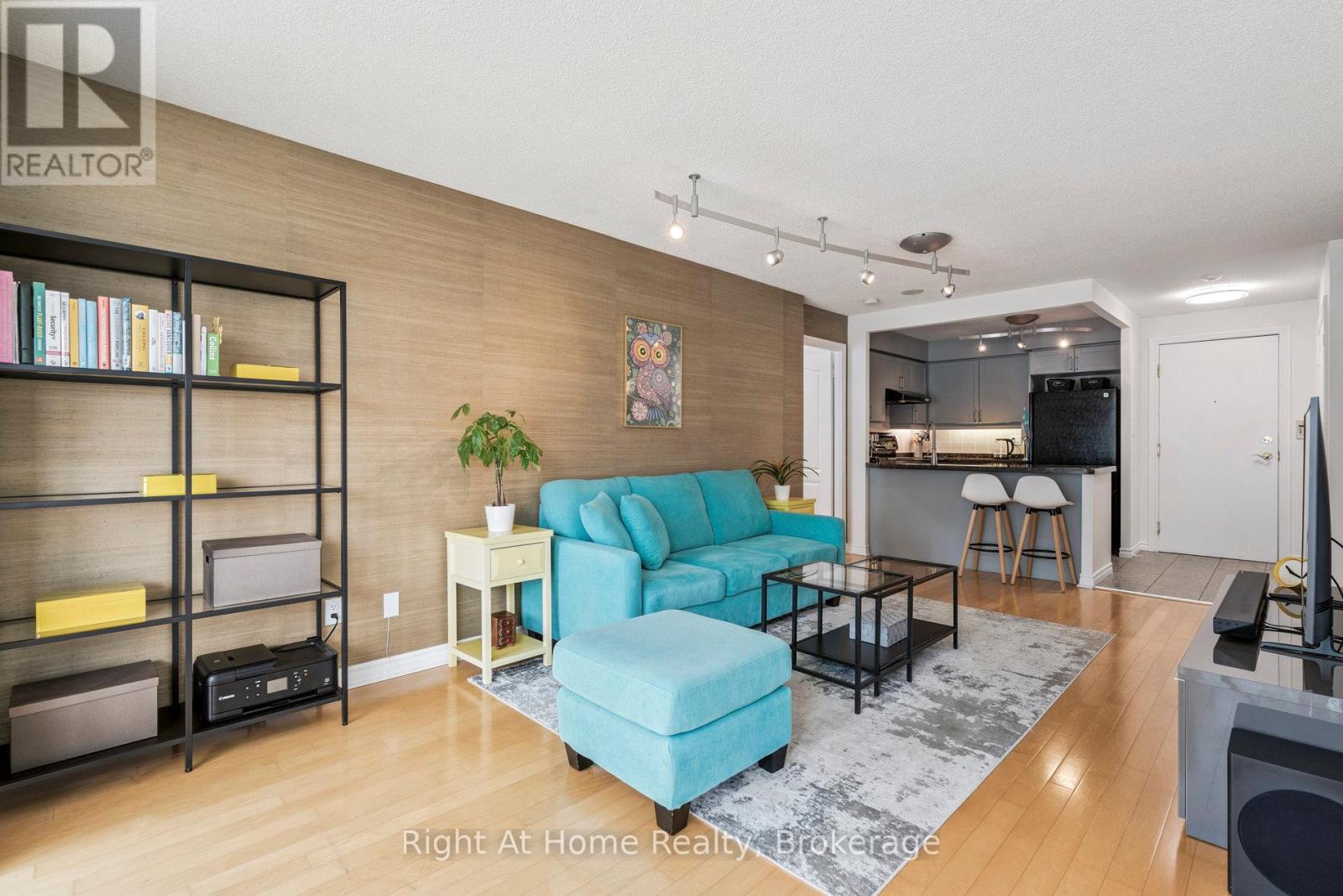 605 - 2111 Lake Shore Boulevard W Property Photo 4