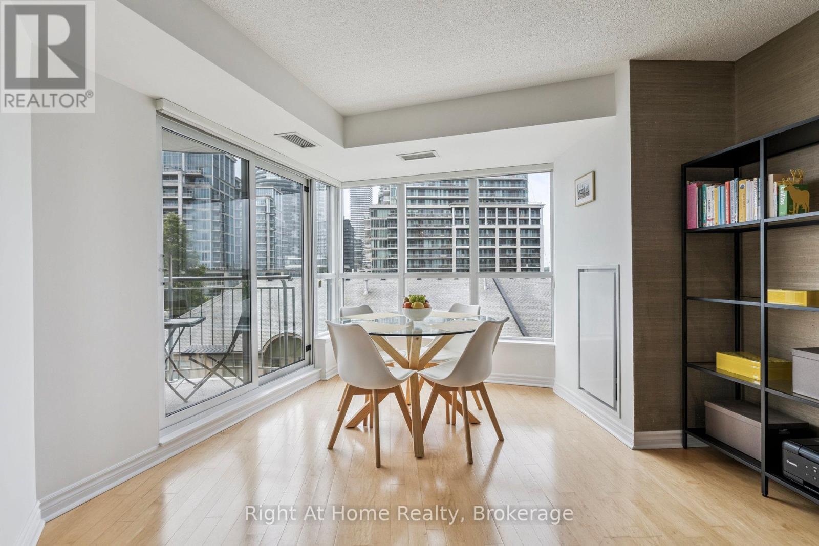 605 - 2111 Lake Shore Boulevard W Property Photo 9