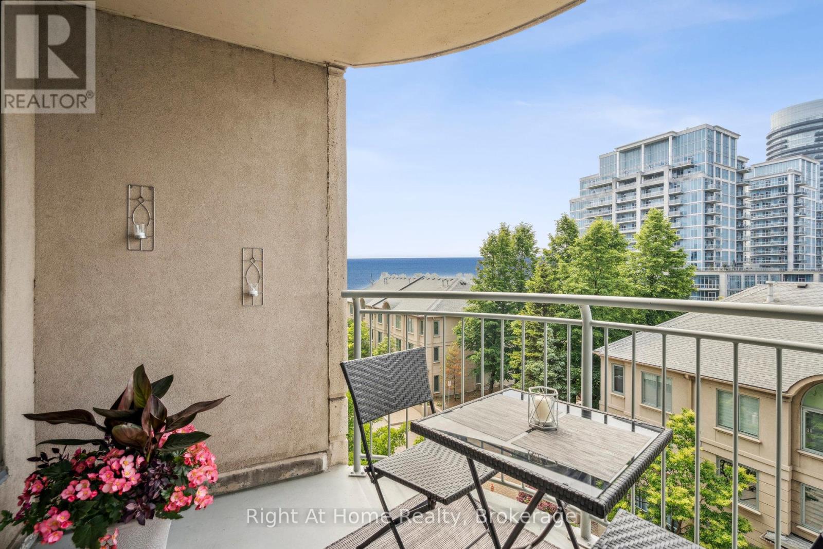 605 - 2111 Lake Shore Boulevard W Property Photo 19