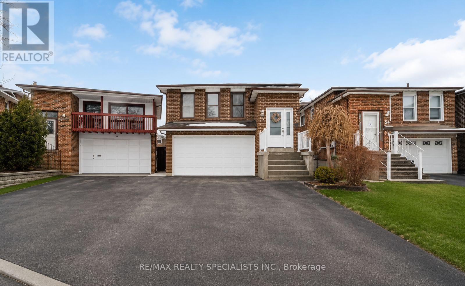 52 MAPLEHURST SQUARE