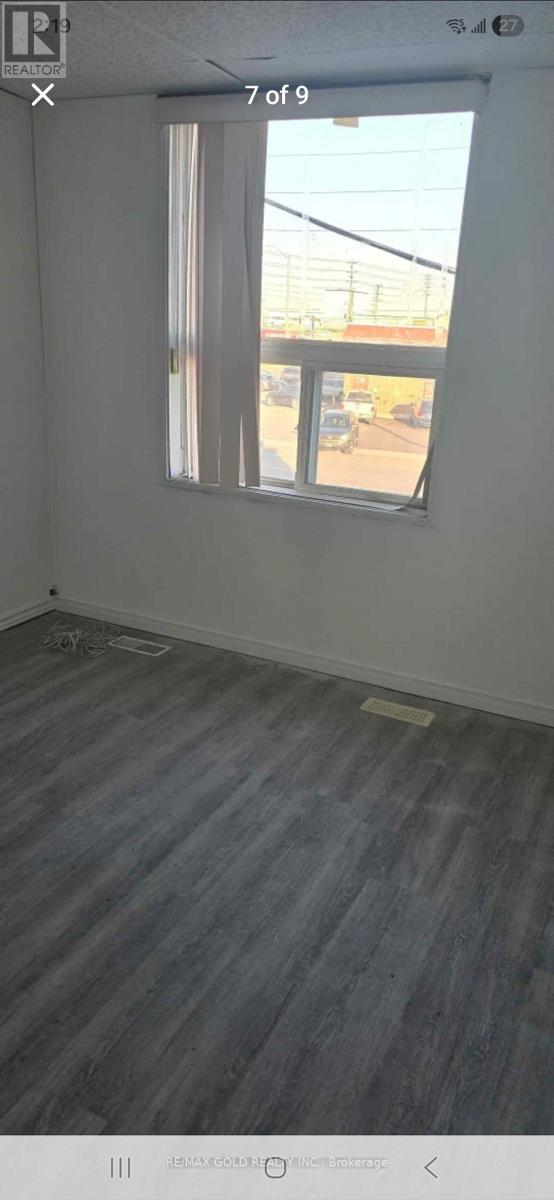 2nd Floor - 105 Kennedy Road S Property Photo 5