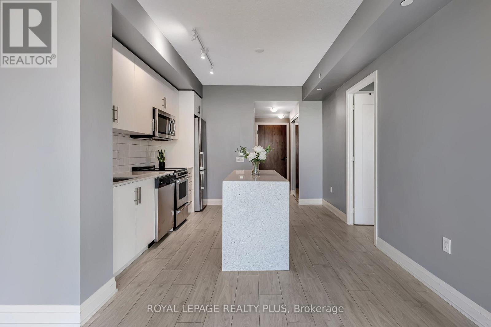 701 - 509 Dundas Street W Property Photo 5