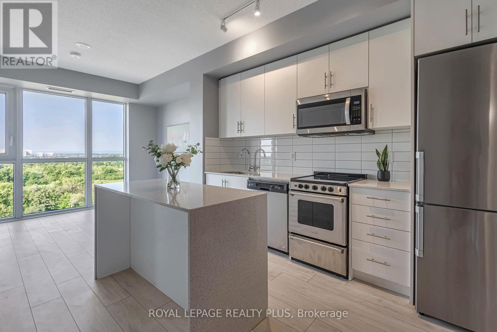 701 - 509 Dundas Street W Property Photo 8