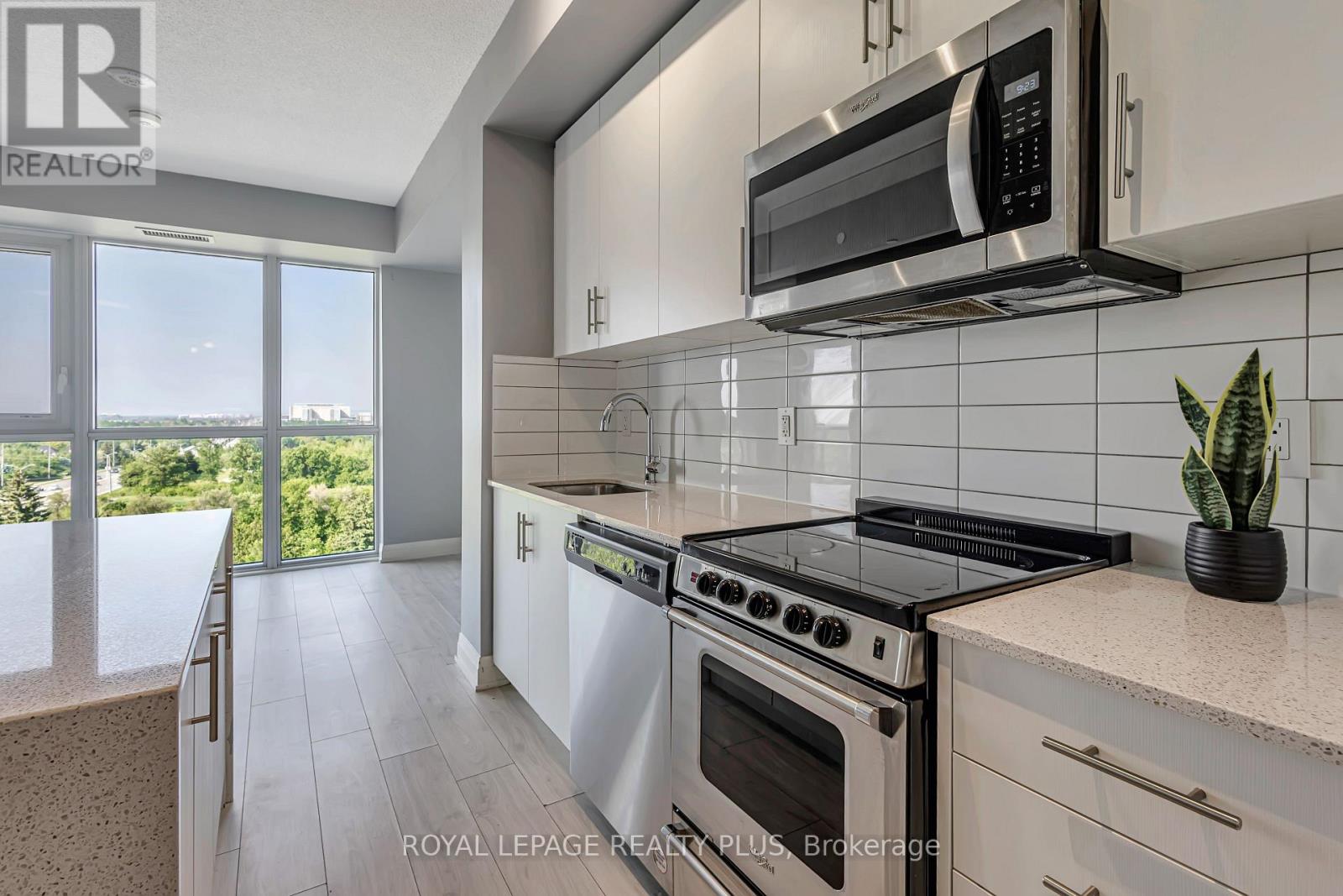 701 - 509 Dundas Street W Property Photo 9