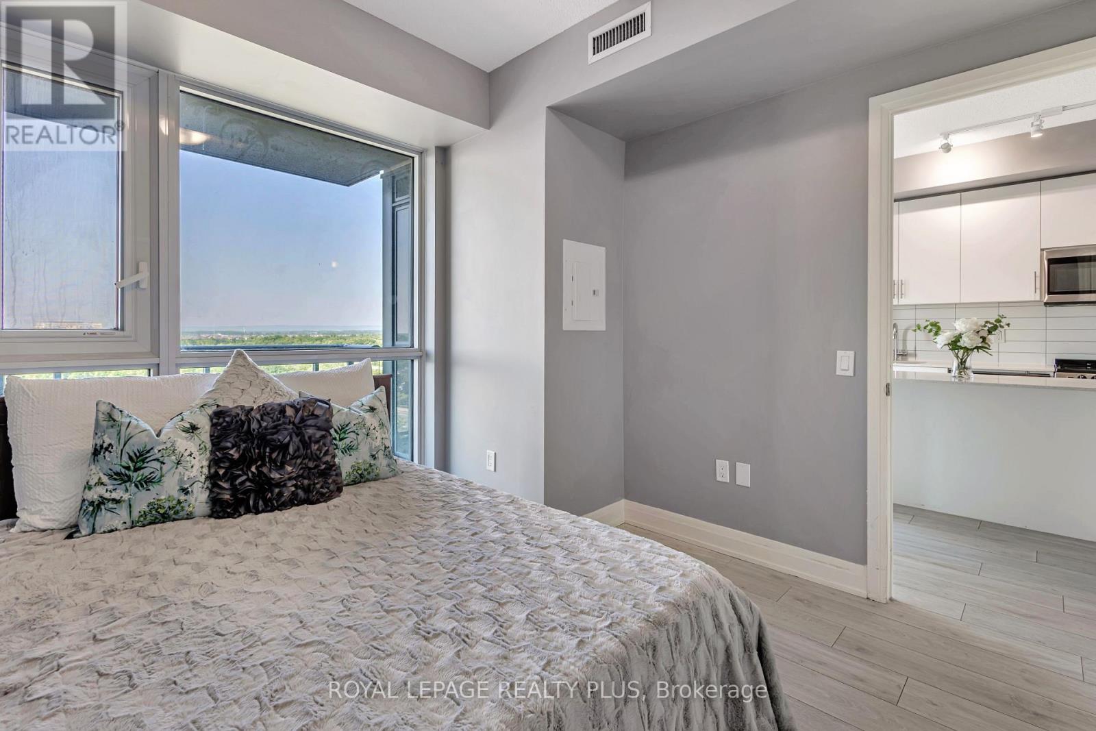 701 - 509 Dundas Street W Property Photo 12