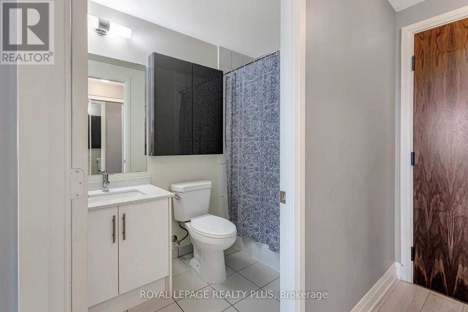 701 - 509 Dundas Street W Property Photo 14