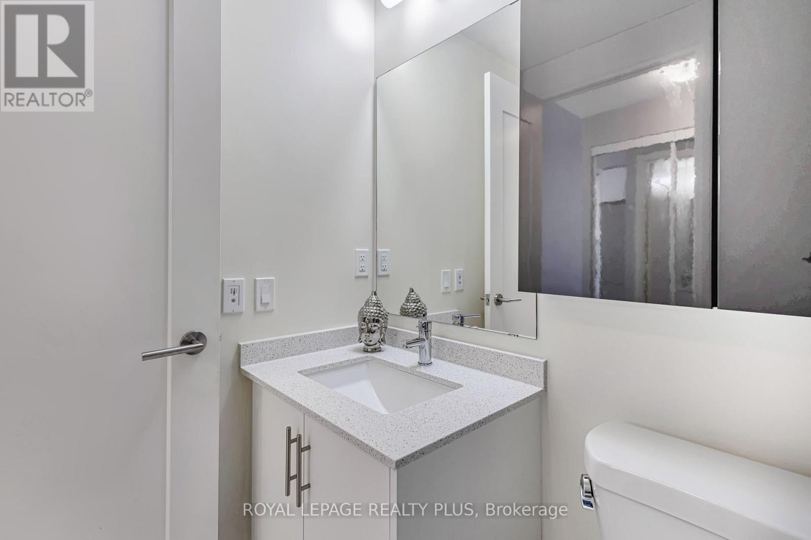 701 - 509 Dundas Street W Property Photo 15