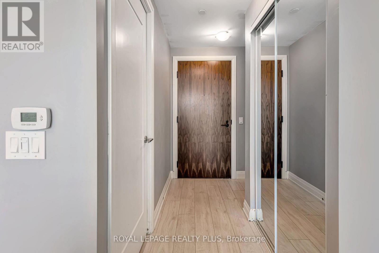 701 - 509 Dundas Street W Property Photo 17