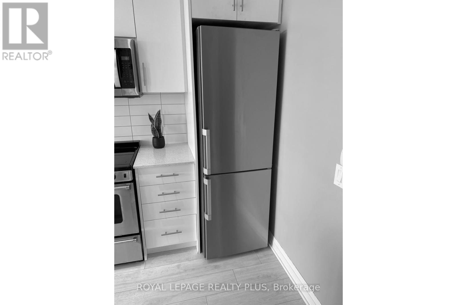 701 - 509 Dundas Street W Property Photo 18