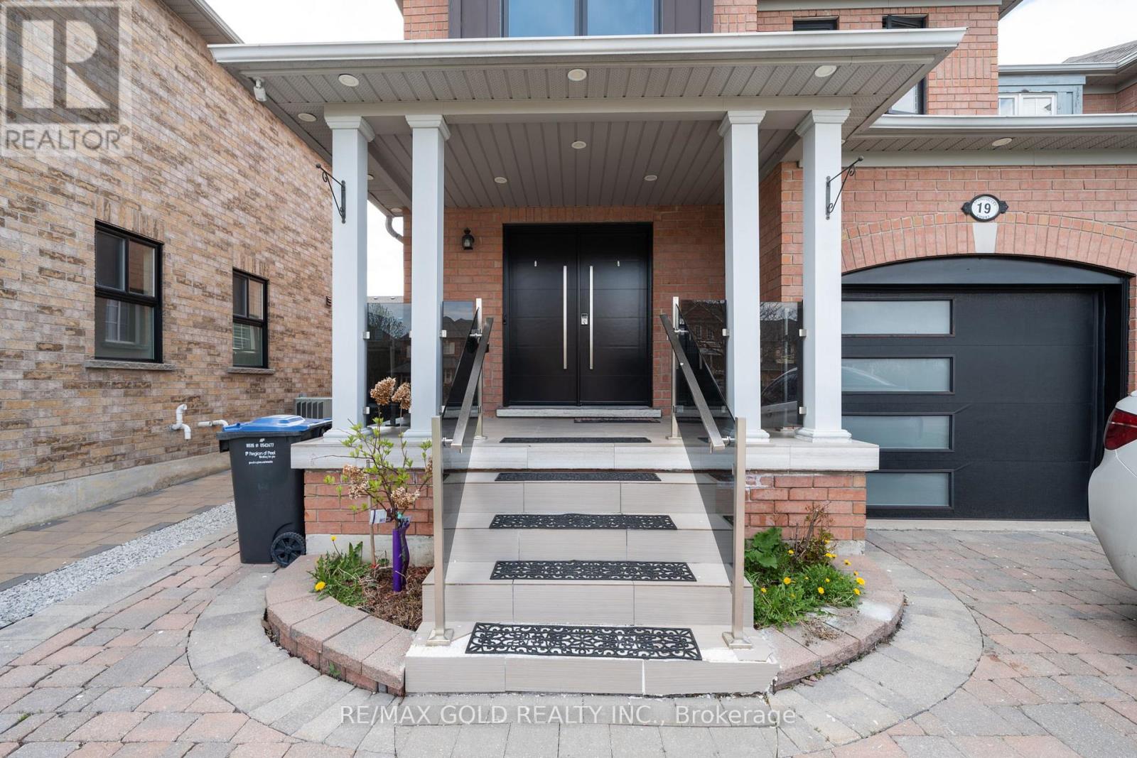 19 Spring Valley Court Property Photo 1