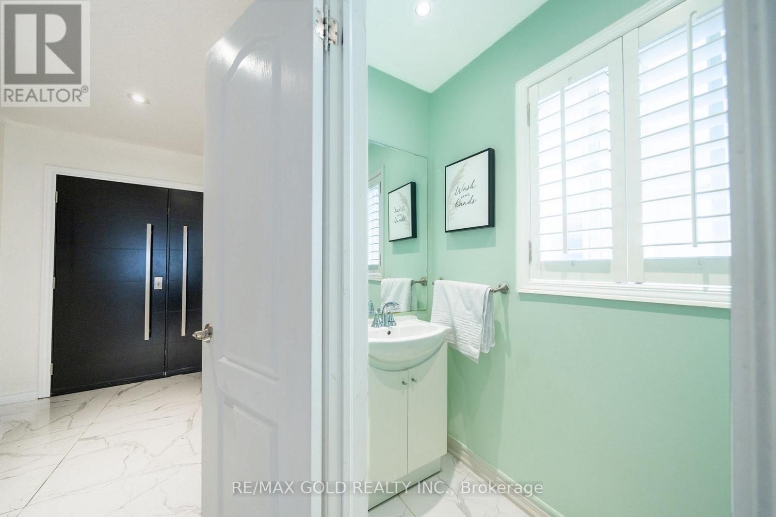 19 Spring Valley Court Property Photo 8
