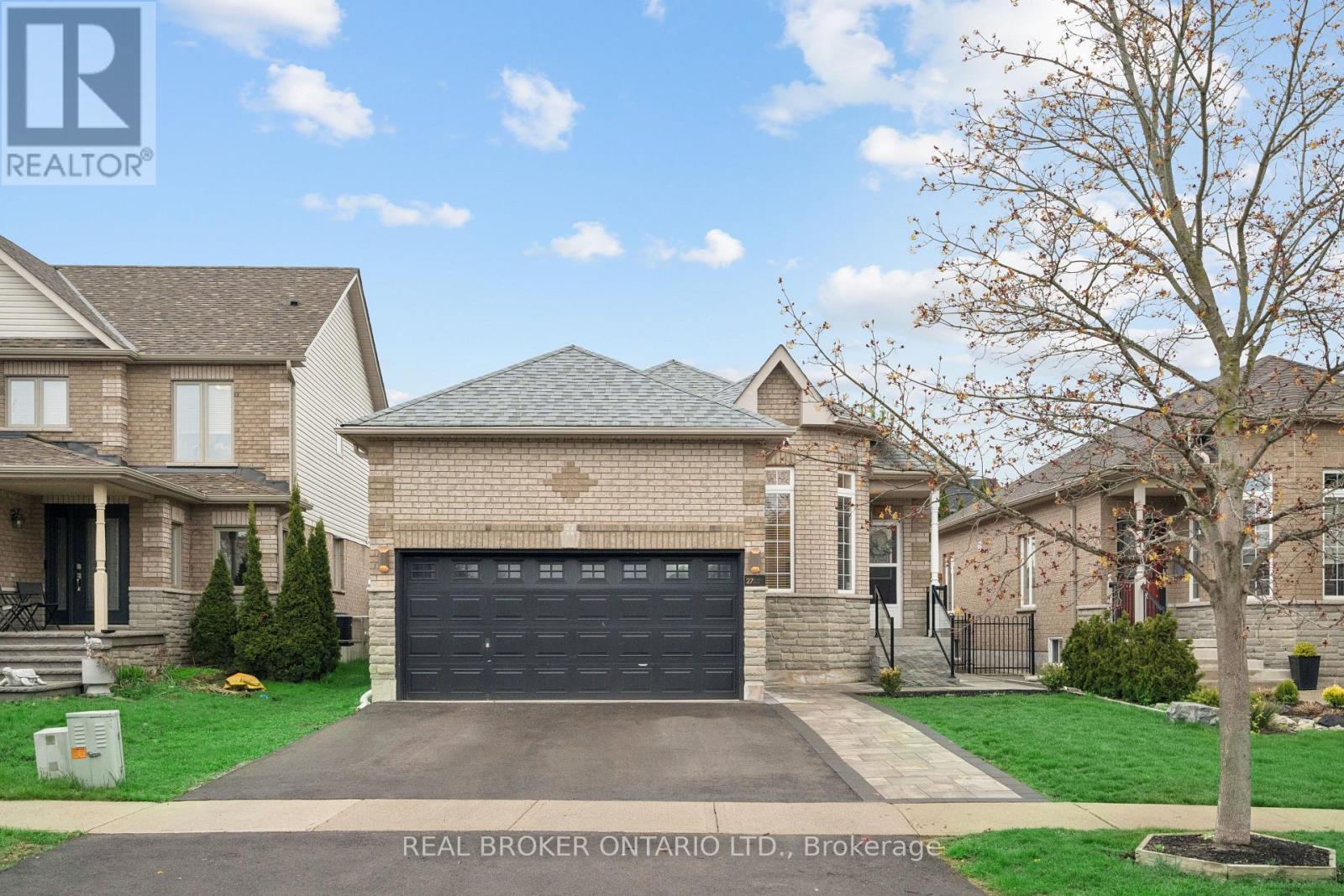 27 Spruce Boulevard Property Photo 1