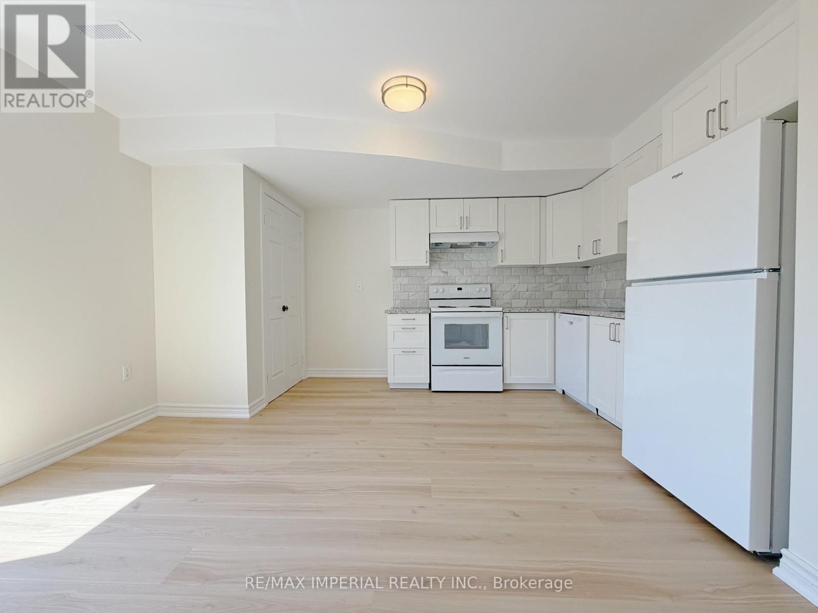 623 - 623a The Queensway Property Photo 11