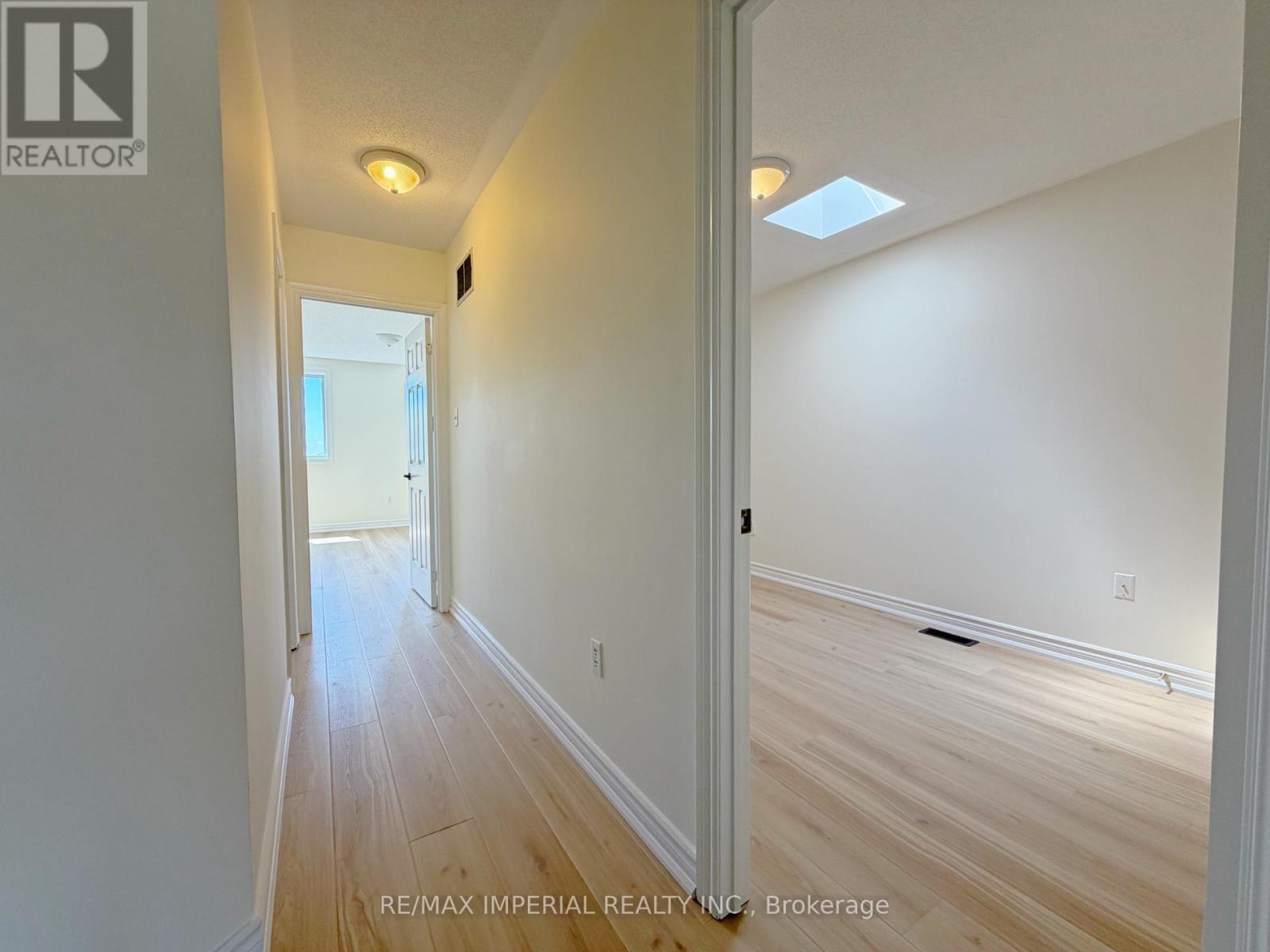 623 - 623a The Queensway Property Photo 16