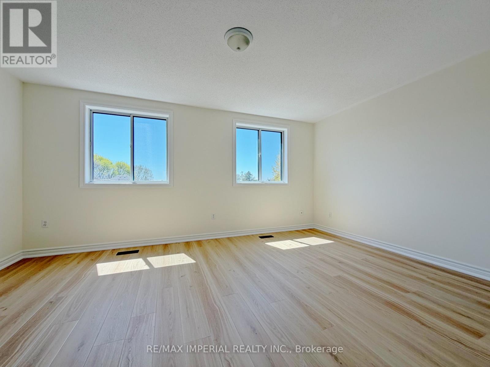 623 - 623a The Queensway Property Photo 18