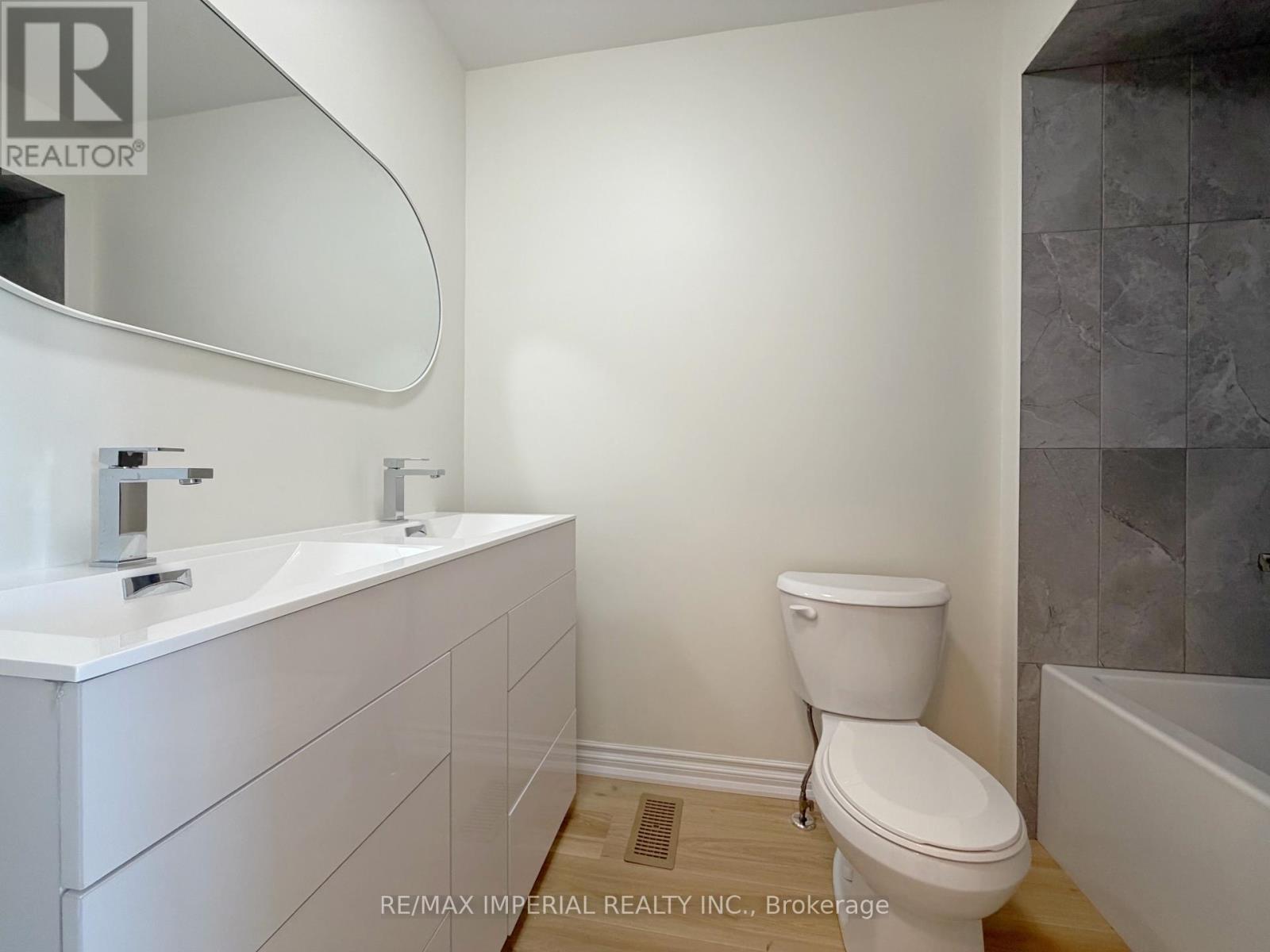 623 - 623a The Queensway Property Photo 19