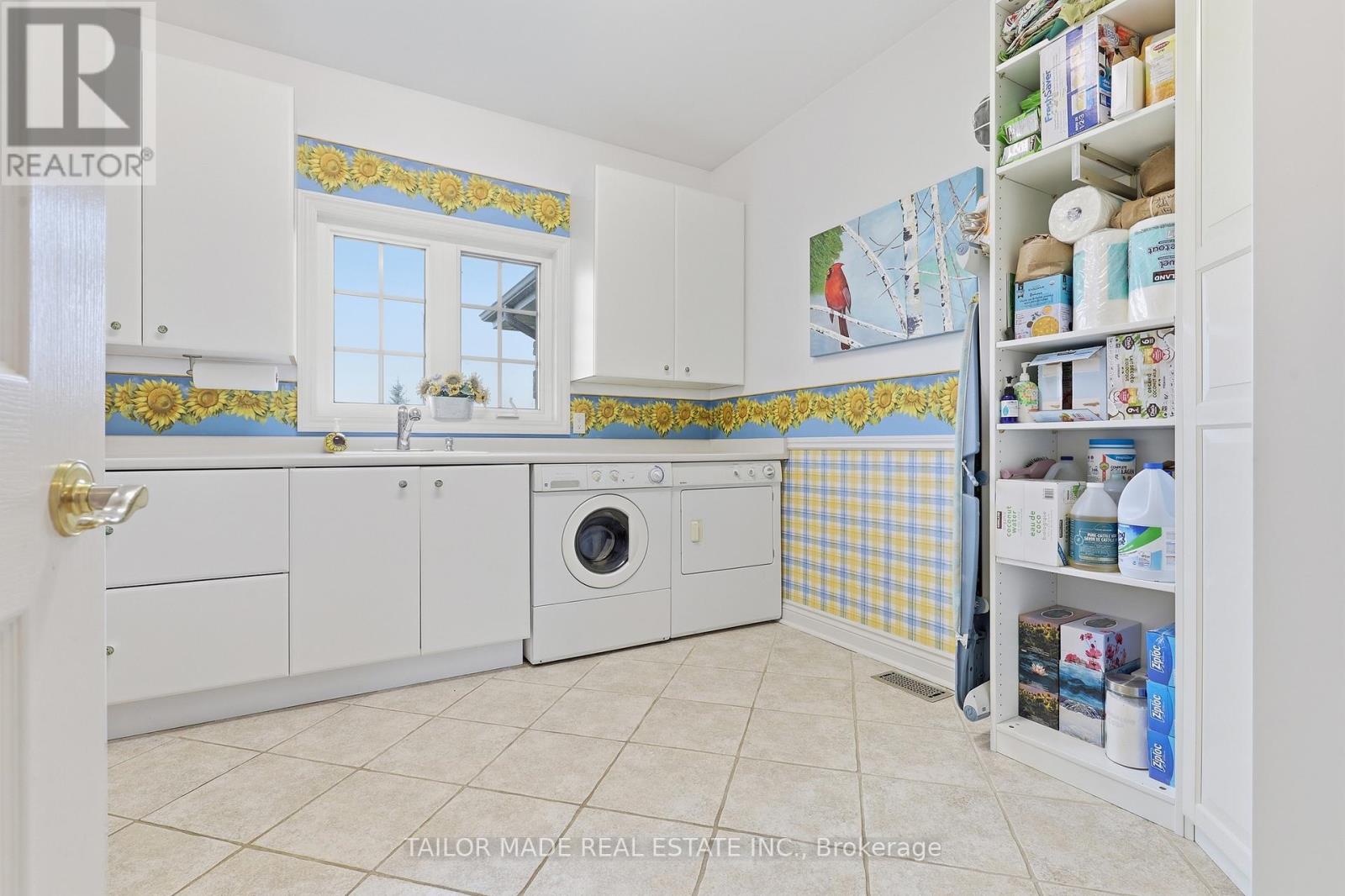 1749 Station Road Property Photo 9