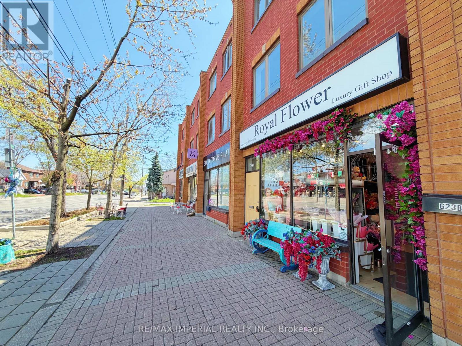 623-623a The Queensway Photo de la propriété 1