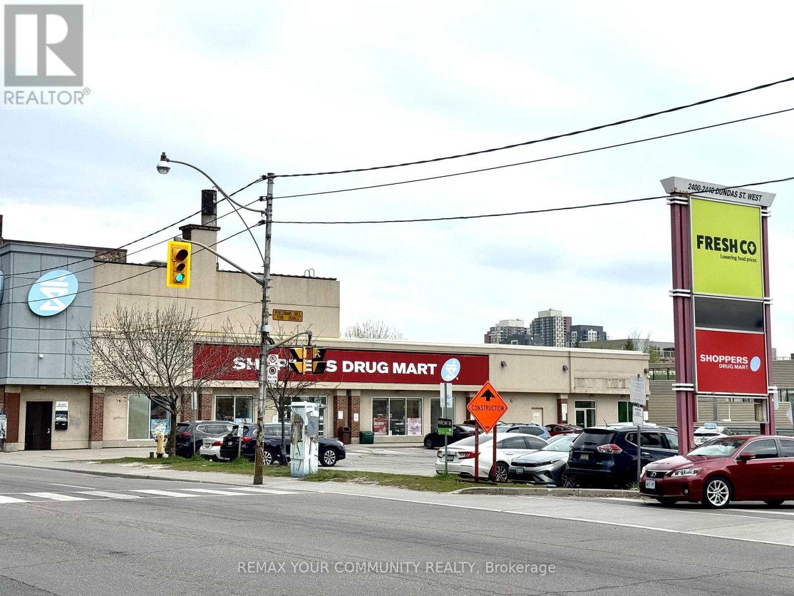 Main - 2417 Dundas Street W Property Photo 13