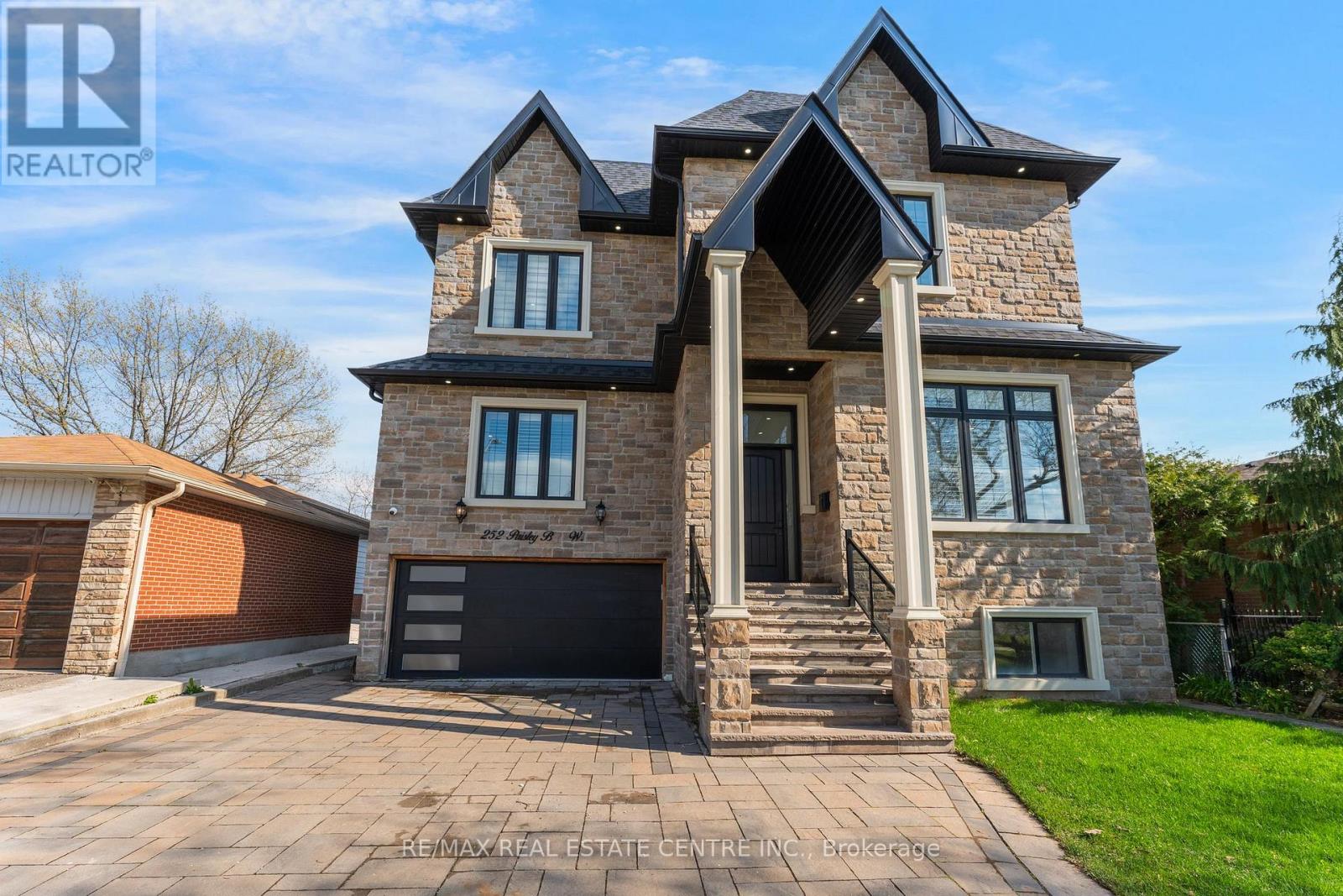252 PAISLEY BOULEVARD W
