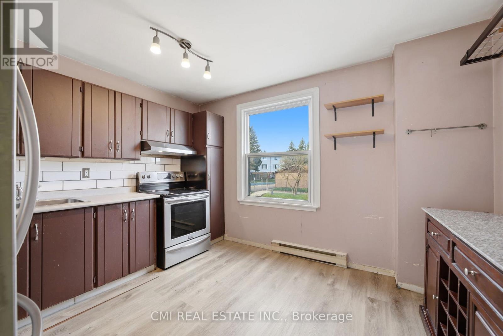 71 - 2440 Bromsgrove Road Property Photo 9