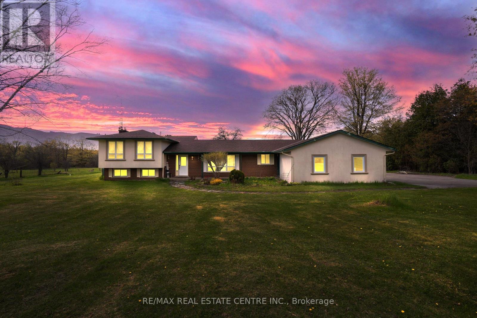 6649 25 Side Road Property Photo 1