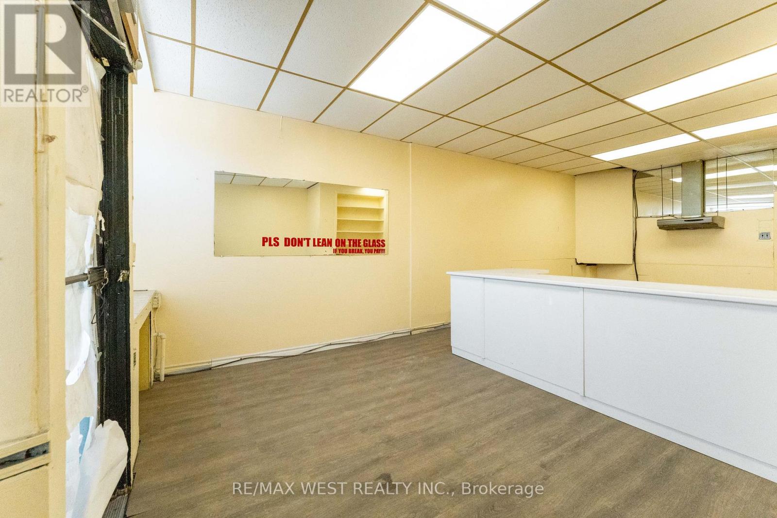 1311 King Street W Property Photo 2
