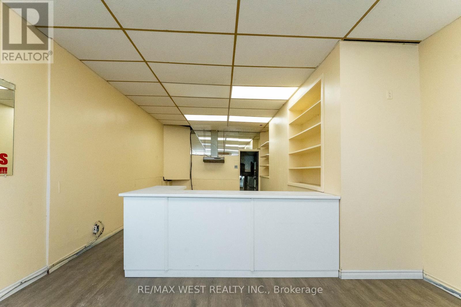 1311 King Street W Property Photo 4