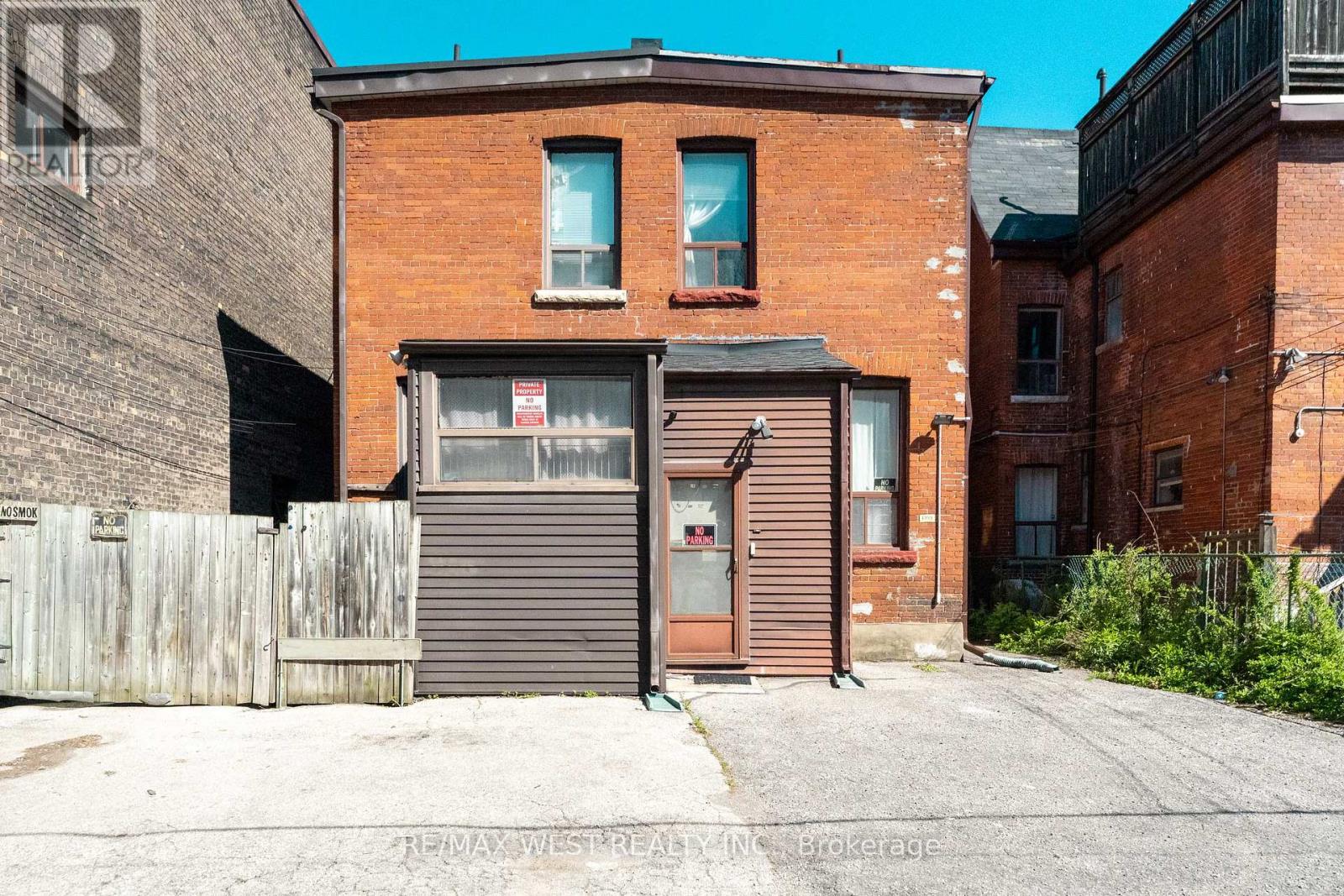 1311 King Street W Property Photo 5