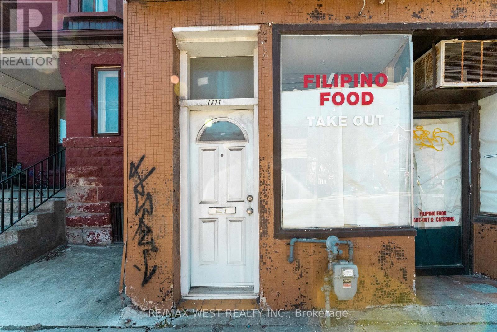 1311 King Street W Property Photo 6
