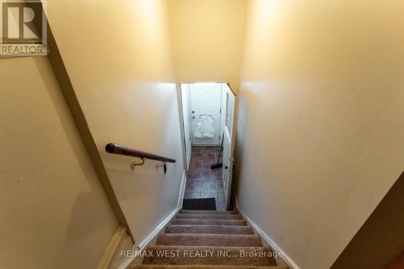 1311 King Street W Property Photo 10