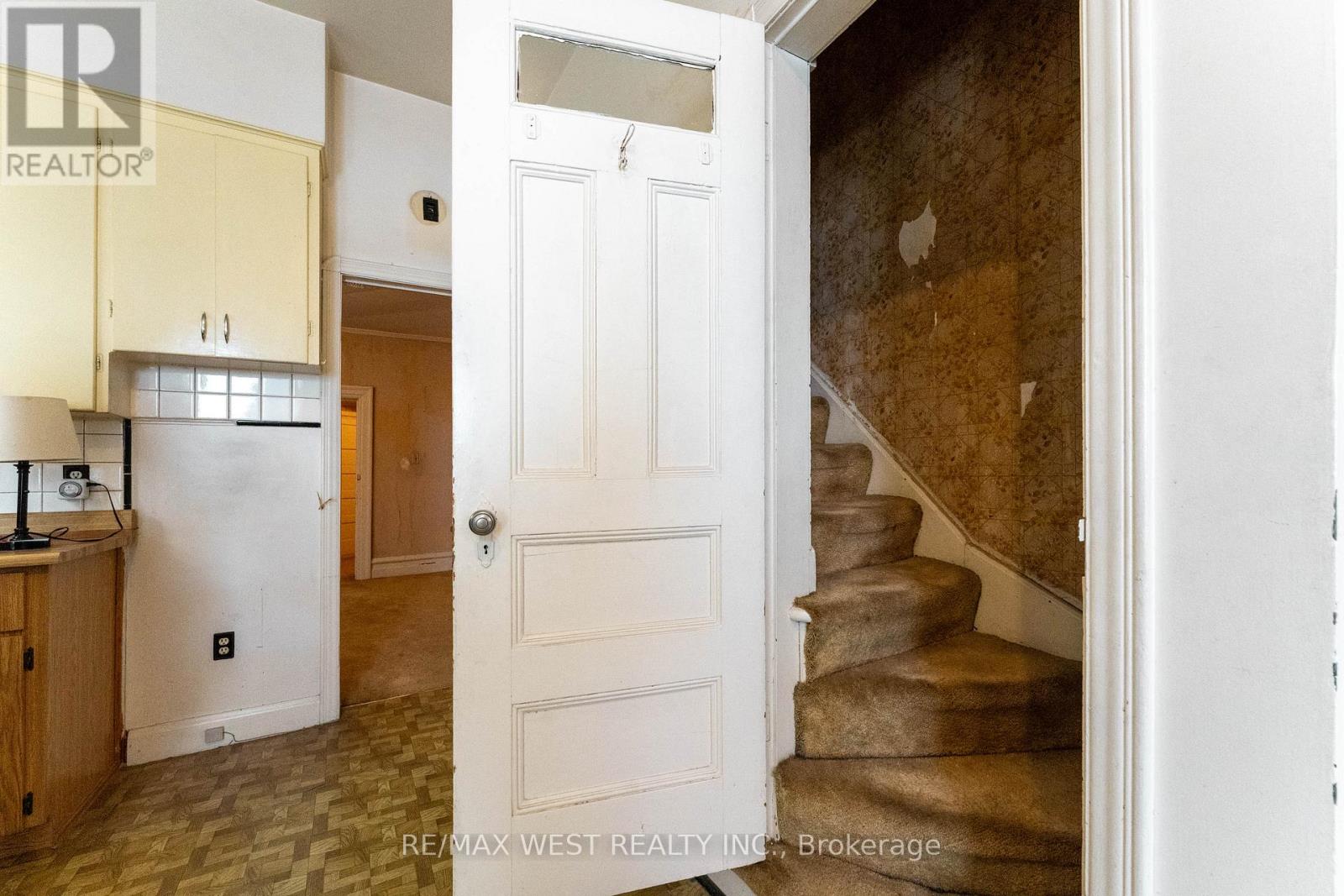 1311 King Street W Property Photo 19