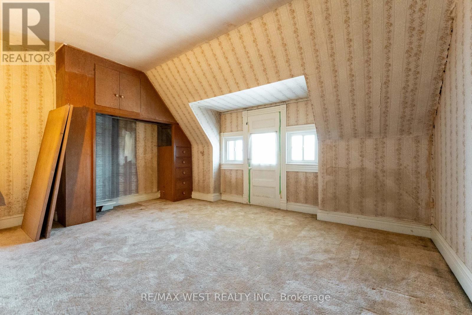 1311 King Street W Property Photo 33