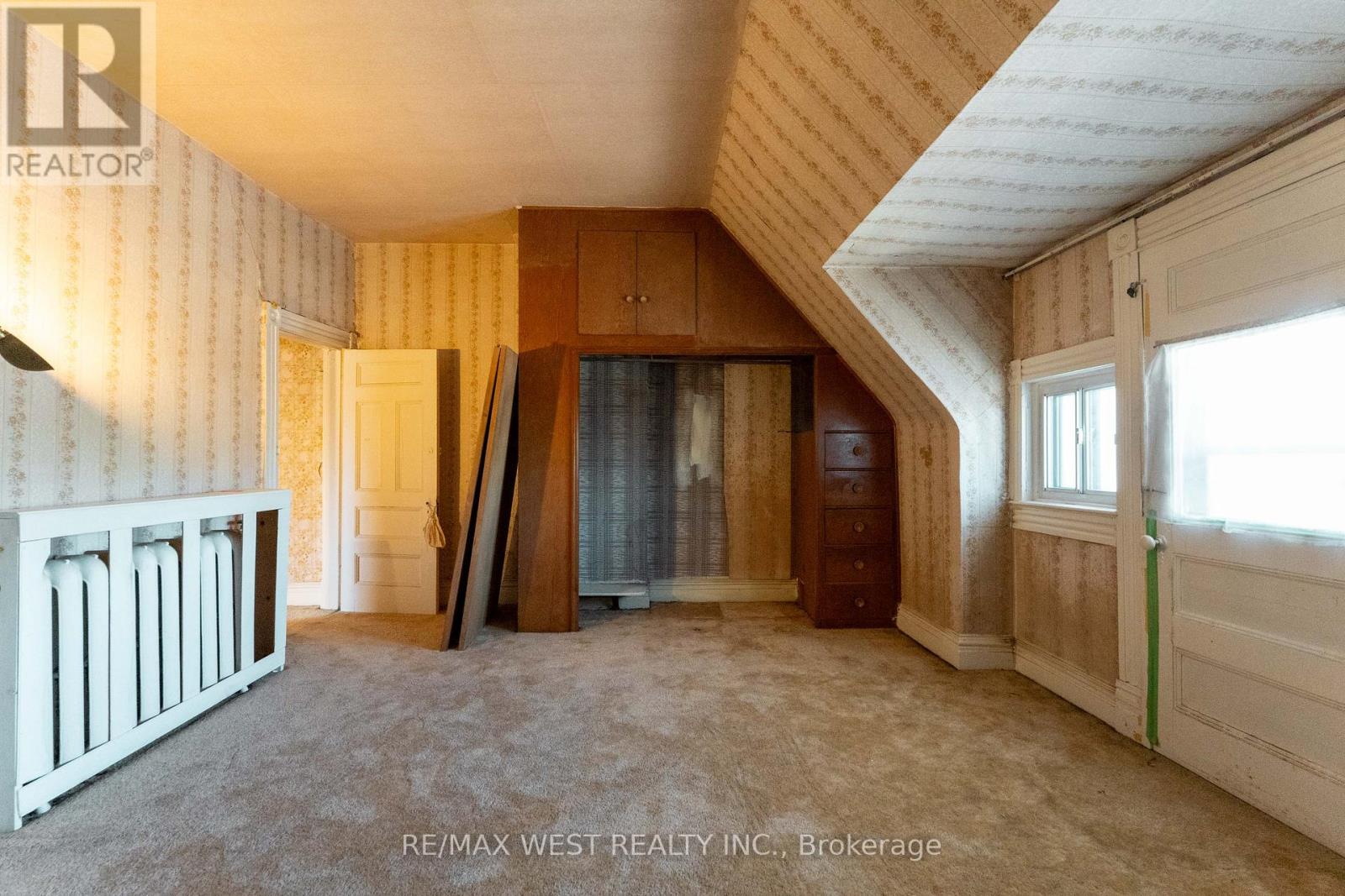 1311 King Street W Property Photo 34